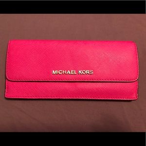 Like New Michael Kors Travel Slim Wallet